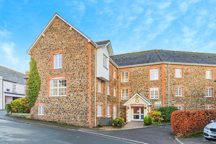 2 Bedroom Flat For Sale In Park Terrace, Minehead, TA24