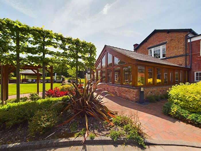 1 Bedroom Flat To Rent In Apt, Boughton Hall Filkins Lane, Chester -, CH3