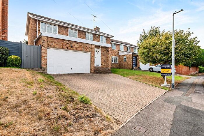 4 Bedroom Detached House For Sale In Newbury Drive, Oldfield, Maidenhead, SL6