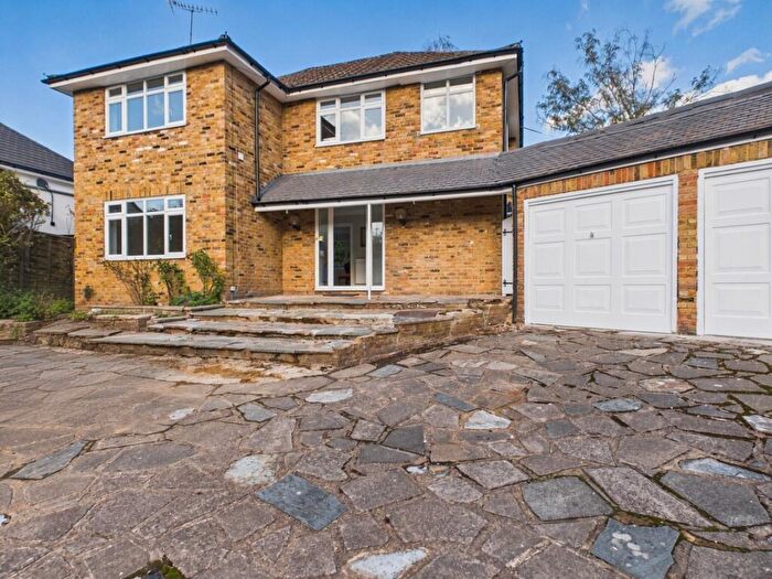 4 Bedroom Detached House To Rent In Cheyne Close, Gerrards Cross, Buckinghamshire, SL9