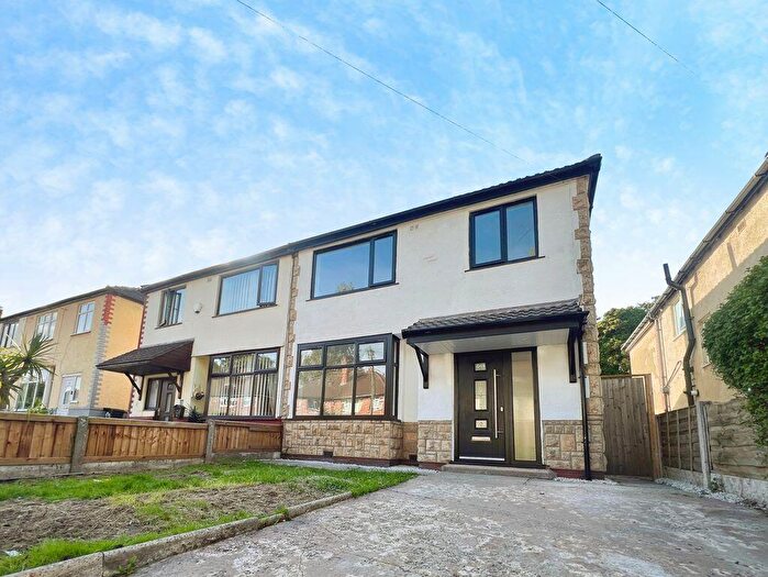3 Bedroom Semi-Detached House For Sale In Brian Road, Farnworth, BL4