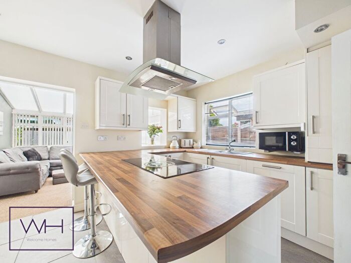 3 Bedroom Semi-Detached House For Sale In Baldwin Avenue, Off York Road, Doncaster, DN5
