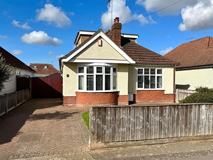 3 Bedroom Detached Bungalow For Sale In Lee Road, Ipswich, IP3