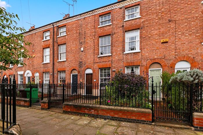 3 Bedroom Terraced House For Sale In Robin Hood Terrace, Nottingham, NG3