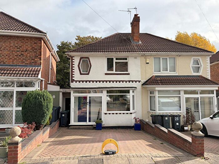 3 Bedroom Semi-Detached House For Sale In Oundle Road, Birmingham, B44