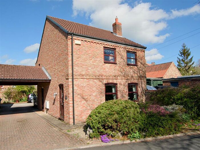 3 Bedroom Link Detached House For Sale In Back Lane, Easingwold, York, YO61