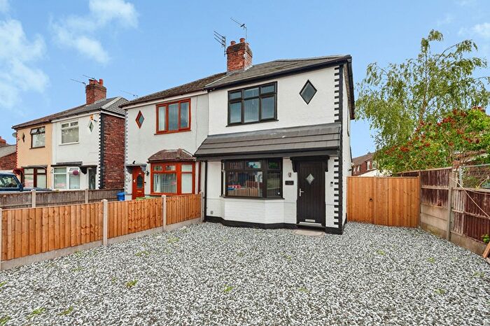 3 Bedroom Semi-Detached House For Sale In Ditchfield Road, Widnes, Cheshire, WA8