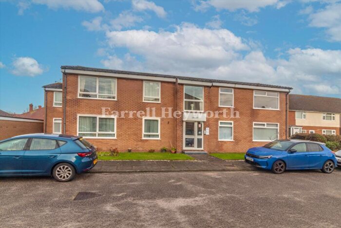 1 Bedroom Flat For Sale In Cairn Court, Cairn Grove, Blackpool, FY4