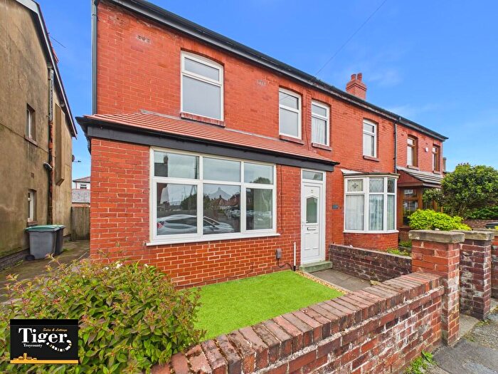 3 Bedroom Semi-Detached House To Rent In Abbey Road, Blackpool, FY4