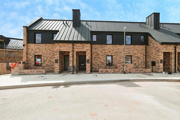 3 Bedroom Town House For Sale In Holbrook Road, Belper, DE56