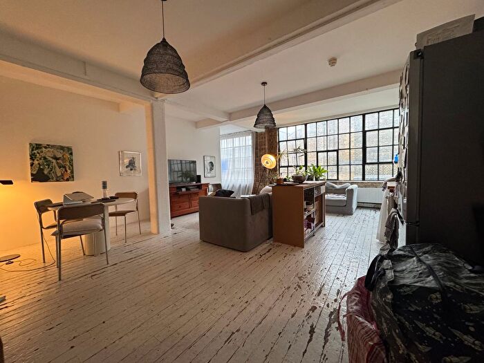 1 Bedroom Flat To Rent In Dalston Lane, Hackney, E8