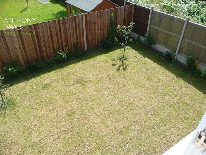 2 Bedroom Maisonette For Sale In Olivers Way, Hertford Heath, SG13