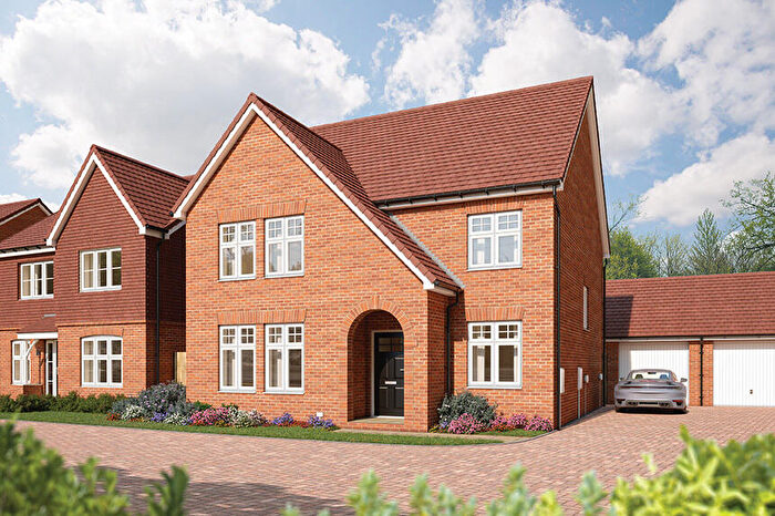 4 Bedroom Detached House For Sale In London Road, East/West Malling, Kent, ME19