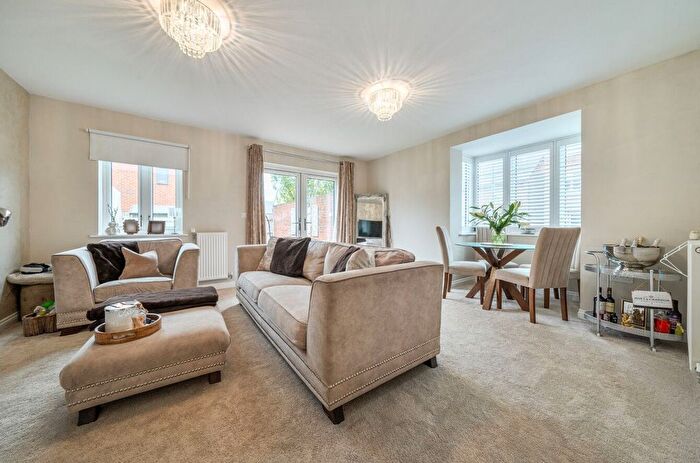 3 Bedroom Semi-Detached House For Sale In Hoadley End, Swanscombe, Castle Hill, Ebbsfleet Valley, DA10