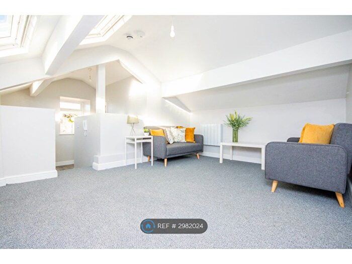 1 Bedroom Flat To Rent In Rochdale Road, Bacup, OL13