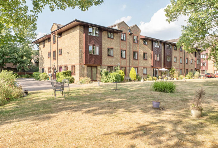 2 Bedroom Apartment For Sale In Reigate Hill, Reigate, Surrey, RH2