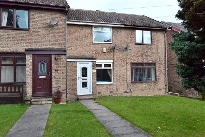 2 Bedroom Town House To Rent In Branstone Grove, Gawthorpe, WF5
