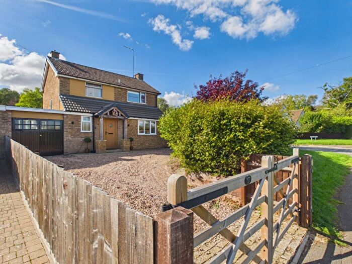 2 Bedroom Detached House For Sale In Brixworth Road, Creaton, Northampton, Northamptonshire, NN6