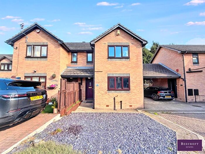 3 Bedroom Semi-Detached House For Sale In Winmarith Court, Royston, Barnsley, S71