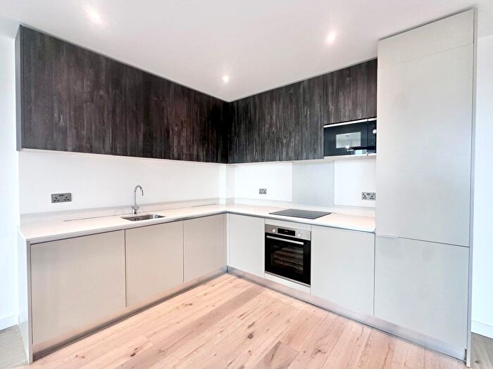 1 Bedroom Flat To Rent In Flat Boulevard Point, Scarbrook Road, Croydon, CR0