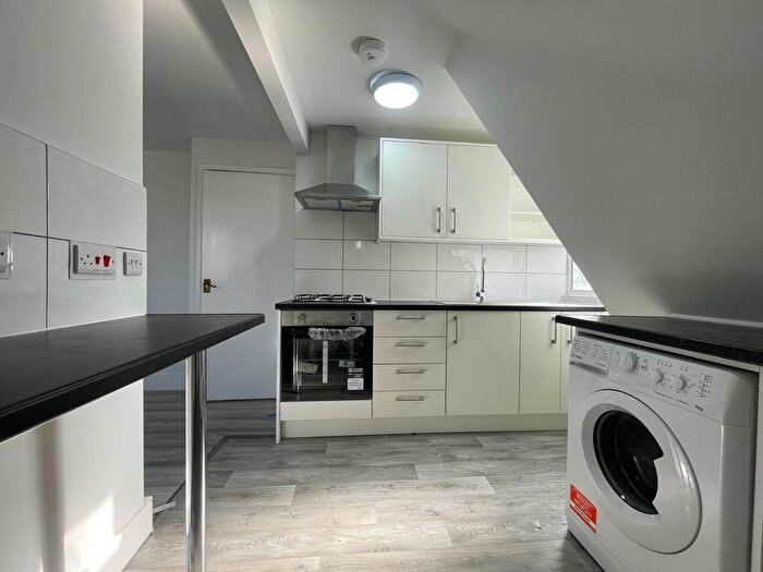 2 Bedroom Flat To Rent In Cumberland Road, Hanwell, W7