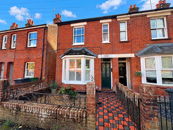 2 Bedroom End Of Terrace House For Sale In Lower Brook Street, Basingstoke, RG21