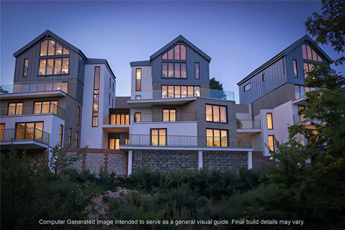 4 Bedroom Detached House For Sale In Portsdown Hill Road, Havant, Hampshire, PO9