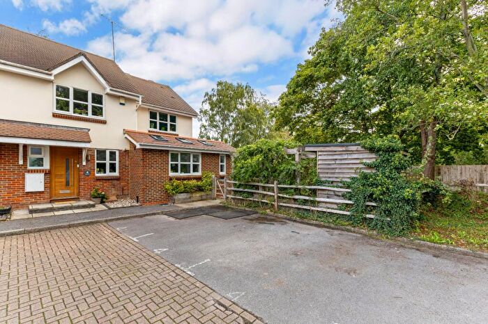 4 Bedroom End Of Terrace House For Sale In Meadow Bank, Farnham, Surrey, GU9