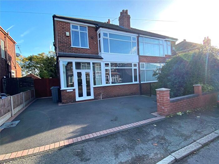 3 Bedroom Semi-Detached House For Sale In Colindale Avenue, Blackley, Manchester, M9