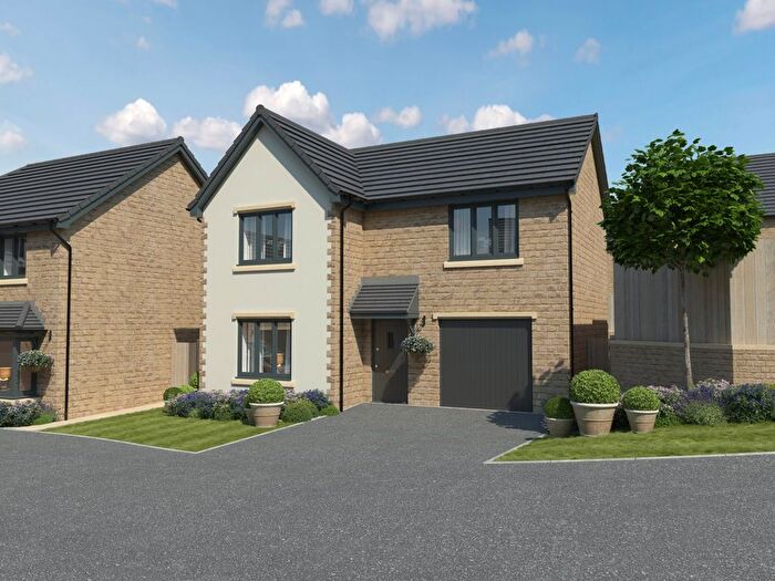 3 Bedroom Detached House For Sale In New Road, Burnley, BB11