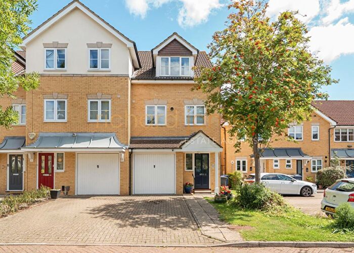 3 Bedroom Property For Sale In Grenville Place, Mill Hill, NW7