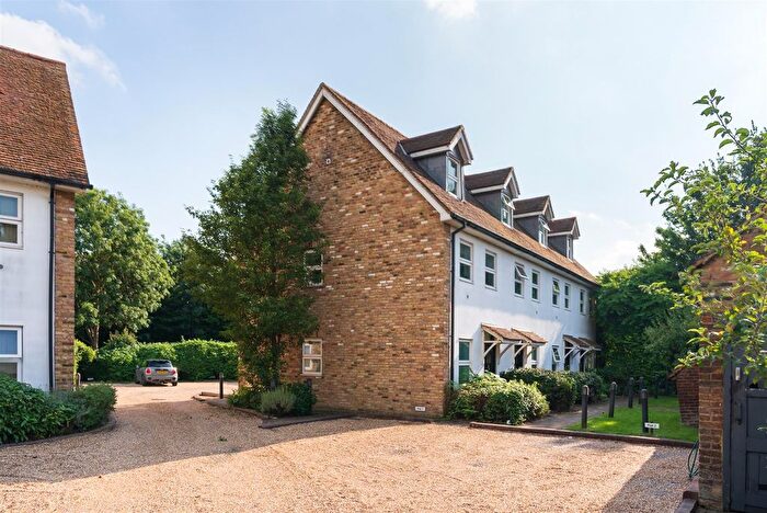 Studio To Rent In Bath Road, West Drayton, UB7