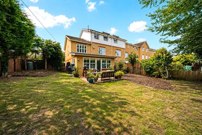 4 Bedroom End Of Terrace House To Rent In Stocton Close, Guildford, Surrey, GU1