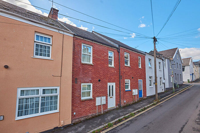 3 Bedroom Terraced House For Sale In Chute Street, Exeter, EX1