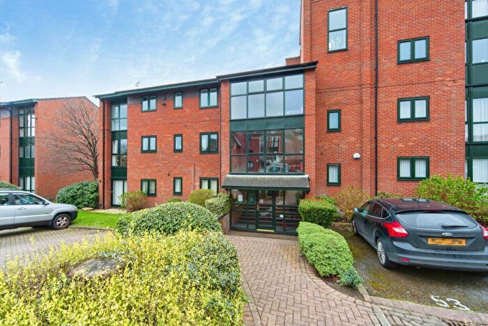 3 Bedroom Flat For Sale In Priory Wharf, Birkenhead, Merseyside, CH41
