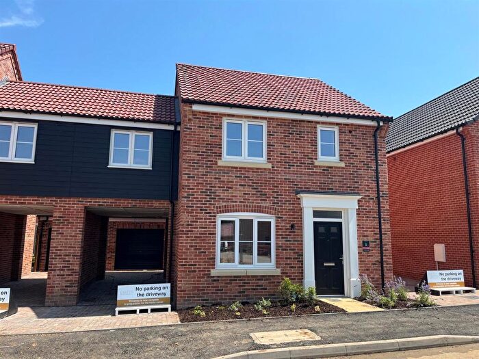 3 Bedroom Link Detached House For Sale In Youngs Way, Valley View, Harleston, IP20