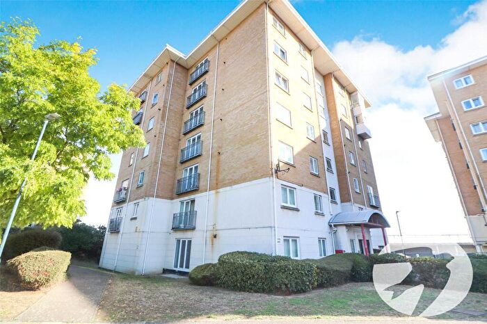 2 Bedroom Flat For Sale In Schooner House, Chichester Wharf, Erith, Kent, DA8