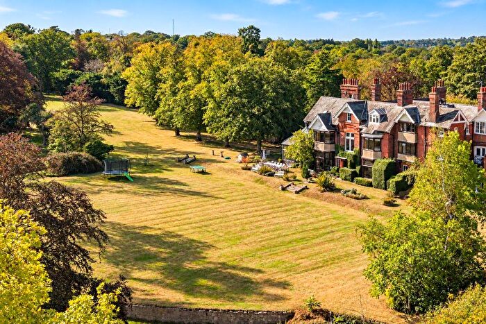 6 Bedroom Country House For Sale In Robins Nest Hill, Little Berkhamsted, SG13