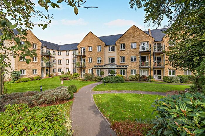 1 Bedroom Flat For Sale In Holmcroft Court, Charlton Road, Shepton Mallet, BA4