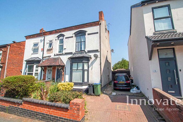 4 Bedroom Semi-Detached House For Sale In Vicarage Street, Oldbury, B68