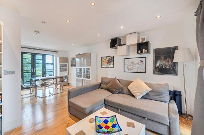 1 Bedroom Flat For Sale In Mercury House, High Street, Feltham, Middlesex, TW13