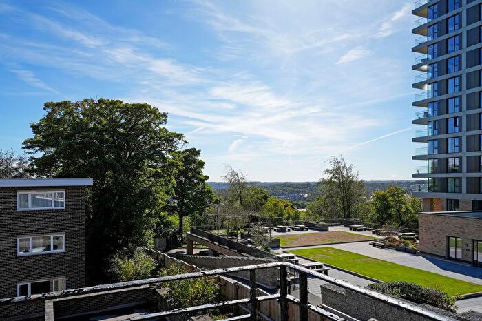 2 Bedroom Flat For Sale In Fulwood Park Mansions, Chesterwood Drive, Sheffield, S10