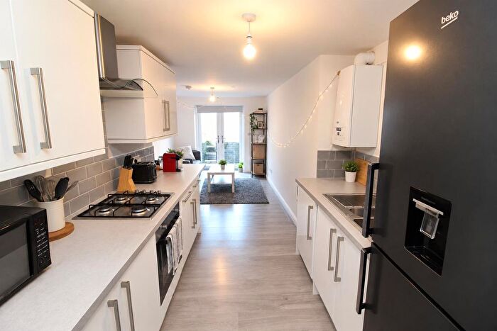 2 Bedroom Flat To Rent In Woodville Road, Cathays, Cardiff, CF24