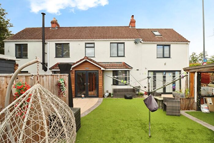 3 Bedroom Detached House For Sale In Hempton Lane, Almondsbury, Bristol, BS32
