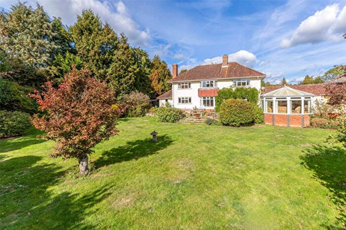 4 Bedroom Detached House For Sale In Petersfield Road, Midhurst, West Sussex, GU29