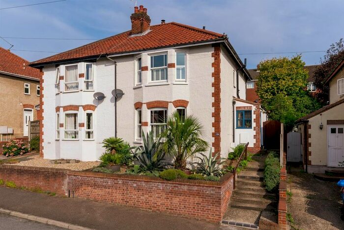 3 Bedroom Semi-Detached House For Sale In Whitehall Road, Norwich, NR2