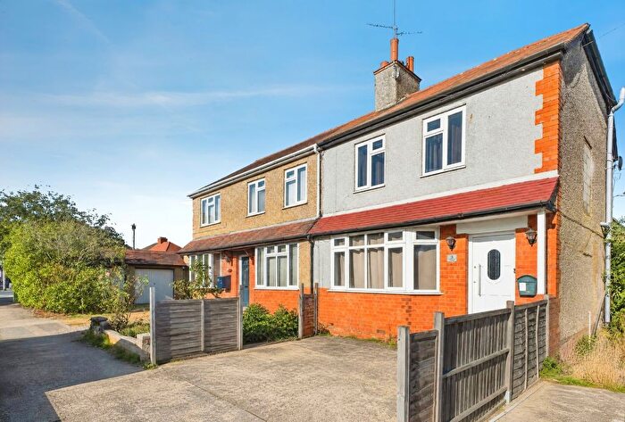3 Bedroom Terraced House For Sale In Beverley Crescent, Northampton, Northamptonshire, NN3