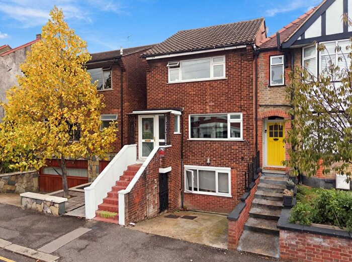 4 Bedroom Semi-Detached House For Sale In Woodstock Road, Walthamstow, E17