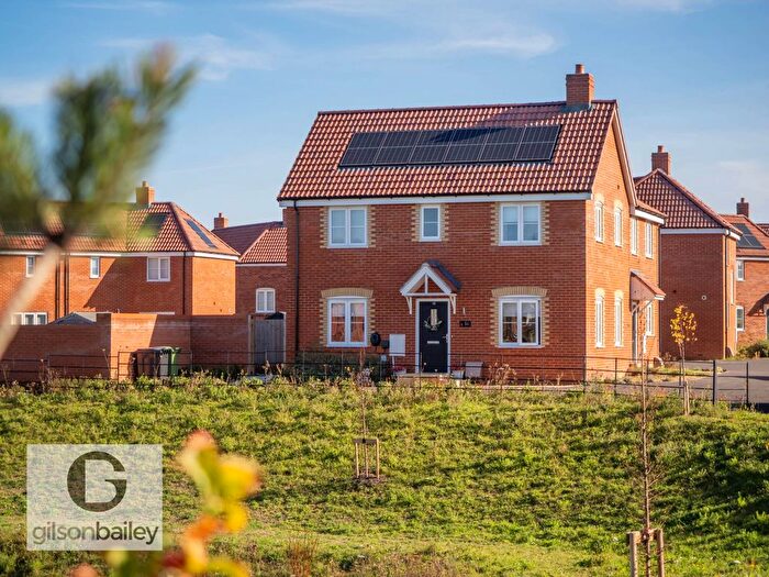 3 Bedroom Semi-Detached House For Sale In Palgrave Road, Postwick, NR13