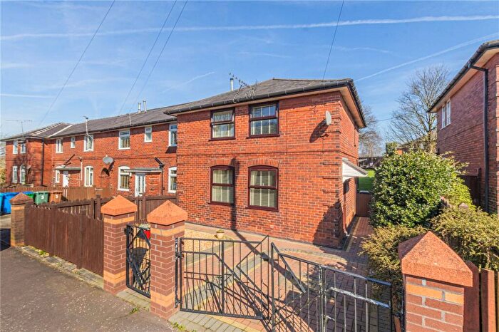 3 Bedroom End Of Terrace House For Sale In Delamere Road, Rochdale, Greater Manchester, OL16